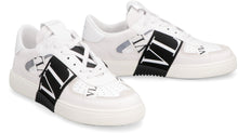 Carica l'immagine nel visualizzatore di Gallery, Valentino Garavani - Sneakers low-top VL7N
