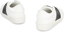 Carica l'immagine nel visualizzatore di Gallery, Valentino Garavani - Sneakers low-top Open in pelle
