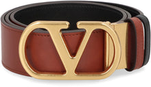 Carica l'immagine nel visualizzatore di Gallery, Cintura Reversibile Vlogo Singature in pelle
