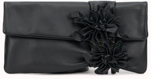 Carica l'immagine nel visualizzatore di Gallery, Clutch in pelle
