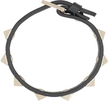 Carica l'immagine nel visualizzatore di Gallery, Valentino Garavani - Bracciale Rockstud in pelle

