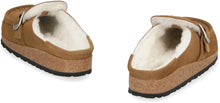 Carica l'immagine nel visualizzatore di Gallery, Slippers Buckley Shearling in suede e pelliccia
