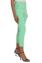 Carica l'immagine nel visualizzatore di Gallery, Pantaloni slim fit Parano in crêpe
