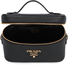 Carica l'immagine nel visualizzatore di Gallery, Beauty case in pelle
