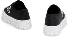 Carica l'immagine nel visualizzatore di Gallery, Sneakers in nylon lucido

