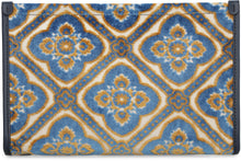 Carica l'immagine nel visualizzatore di Gallery, Clutch in tessuto jacquard
