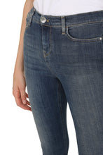 Carica l'immagine nel visualizzatore di Gallery, Cropped jeans skinny fit
