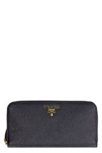 Load image into Gallery viewer, Zip-around leather wallet
