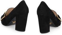 Load image into Gallery viewer, Suede pointy-toe pumps
