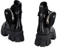 Load image into Gallery viewer, Lug-sole lace-up boots
