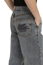 Carica l'immagine nel visualizzatore di Gallery, Jeans a zampa
