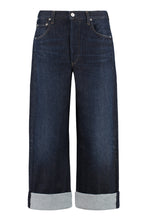 Load image into Gallery viewer, Ayla cropped jeans
