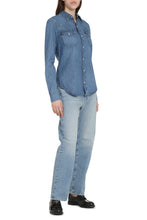 Carica l'immagine nel visualizzatore di Gallery, Camicia in denim
