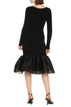 Carica l&#39;immagine nel visualizzatore di Gallery, Abito in maglia con orlo peplum
