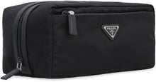 Carica l'immagine nel visualizzatore di Gallery, Necessaire in nylon con dettagli in pelle
