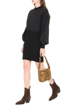 Carica l&#39;immagine nel visualizzatore di Gallery, Abito in felpa con logo
