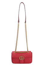 Carica l'immagine nel visualizzatore di Gallery, Mini-bag GG Marmont in pelle matelassé
