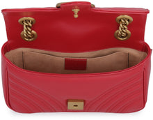Carica l'immagine nel visualizzatore di Gallery, Mini-bag GG Marmont in pelle matelassé

