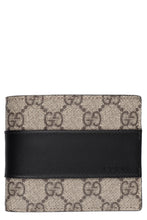 Carica l'immagine nel visualizzatore di Gallery, Portafoglio flap-over in tessuto GG Supreme
