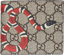 Carica l'immagine nel visualizzatore di Gallery, Portafoglio flap-over in tessuto GG Supreme
