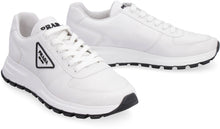 Carica l'immagine nel visualizzatore di Gallery, Sneakers low-top in tessuto
