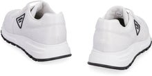Carica l'immagine nel visualizzatore di Gallery, Sneakers low-top in tessuto
