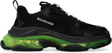 Carica l'immagine nel visualizzatore di Gallery, Sneakers Triple S in pelle e tessuto tecnico

