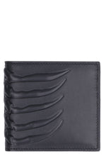 Carica l'immagine nel visualizzatore di Gallery, Portafoglio flap over in pelle
