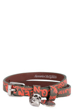 Carica l'immagine nel visualizzatore di Gallery, Bracciale in pelle con medaglione e teschio
