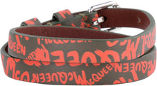 Carica l'immagine nel visualizzatore di Gallery, Bracciale in pelle con medaglione e teschio
