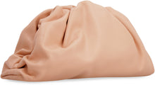 Carica l'immagine nel visualizzatore di Gallery, Clutch The Pouch in pelle
