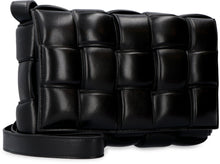 Carica l'immagine nel visualizzatore di Gallery, Borsa a tracolla Cassette Padded in pelle
