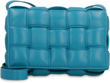 Carica l'immagine nel visualizzatore di Gallery, Borsa a tracolla Padded Cassette in pelle
