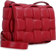 Carica l'immagine nel visualizzatore di Gallery, Borsa a tracolla Padded Cassette in pelle
