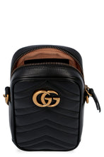 Carica l'immagine nel visualizzatore di Gallery, Mini-bag a tracolla GG Marmont in pelle matelassé

