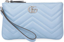 Carica l'immagine nel visualizzatore di Gallery, Clutch GG Marmont in pelle matelassé
