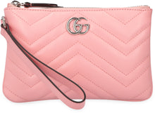 Carica l'immagine nel visualizzatore di Gallery, Clutch GG Marmont in pelle matelassé
