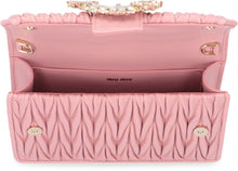 Carica l'immagine nel visualizzatore di Gallery, Pochette Miu Lady in pelle matelassé
