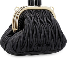 Carica l'immagine nel visualizzatore di Gallery, Mini-bag a tracolla in pelle matelassé
