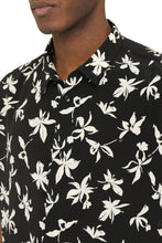 Carica l'immagine nel visualizzatore di Gallery, Camicia in seta stampata
