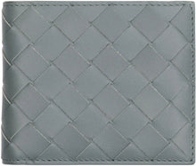 Carica l'immagine nel visualizzatore di Gallery, Portafoglio flap-over in Intrecciato
