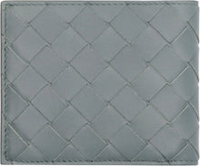 Carica l'immagine nel visualizzatore di Gallery, Portafoglio flap-over in Intrecciato
