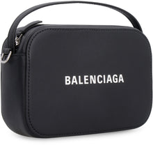 Load image into Gallery viewer, Everyday leather camera bag
