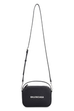 Load image into Gallery viewer, Everyday leather camera bag

