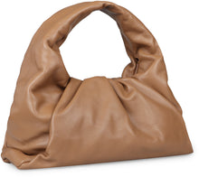 Carica l'immagine nel visualizzatore di Gallery, The Shoulder Pouch in pelle
