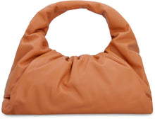 Carica l'immagine nel visualizzatore di Gallery, Borsa The Shoulder Pouch in pelle

