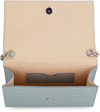 Carica l'immagine nel visualizzatore di Gallery, Clutch in pelle stampa coccodrillo
