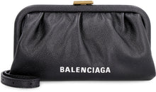 Carica l'immagine nel visualizzatore di Gallery, Clutch Cloud XS in pelle con tracolla
