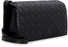 Carica l'immagine nel visualizzatore di Gallery, Clutch in Intrecciato Nappa
