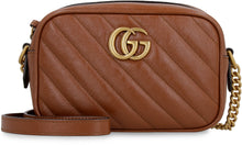 Carica l'immagine nel visualizzatore di Gallery, Camera-bag GG Marmont in pelle matelassé
